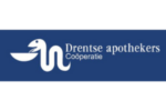Het logo van de Drentse apothekers coöperatie. Dit is een donkerblauw logo met witte tekst.